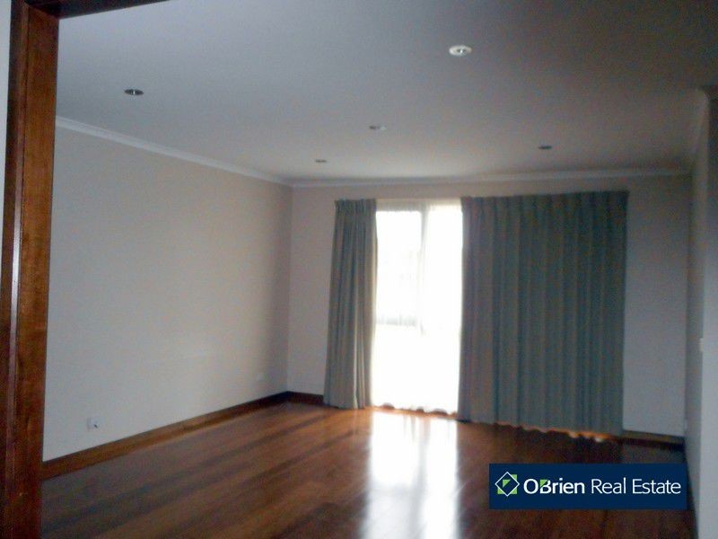 45 Gleneagles Drive, Endeavour Hills VIC 3802