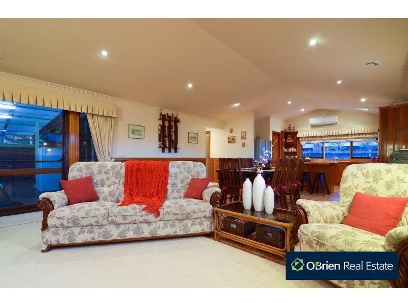 18 The Springs Close, Narre Warren South VIC 3805