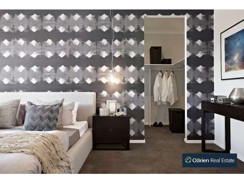 64 Prendergast Avenue, Cranbourne East VIC 3977