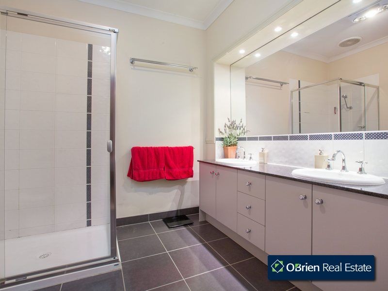 9 Sunhill Way, Berwick VIC 3806