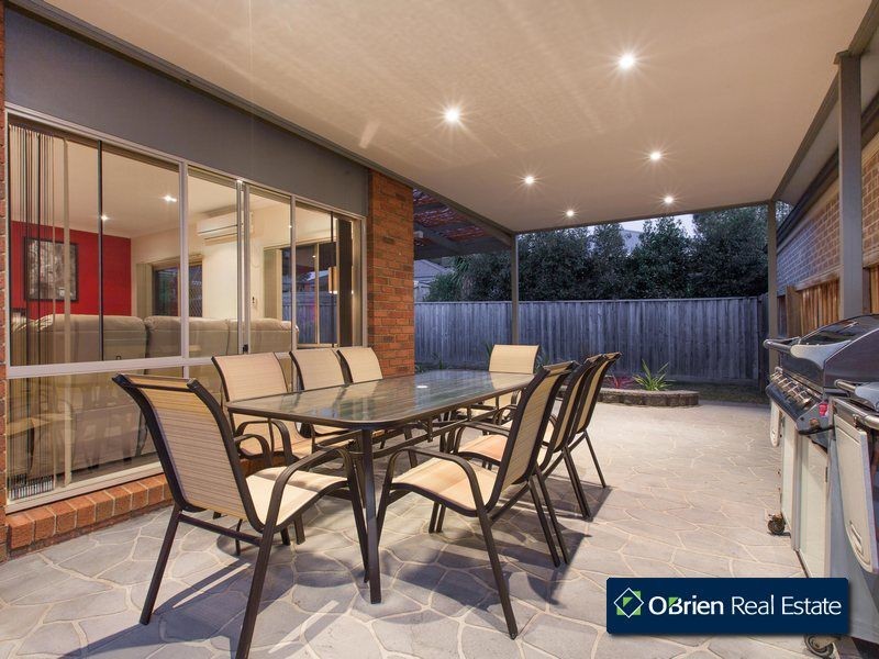 9 Sunhill Way, Berwick VIC 3806