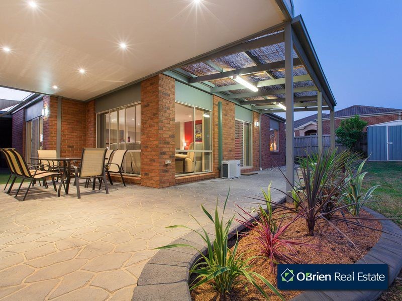 9 Sunhill Way, Berwick VIC 3806