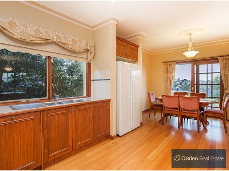 16 Ash Crescent, Pakenham VIC 3810