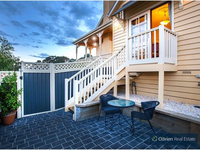 16 Ash Crescent, Pakenham VIC 3810