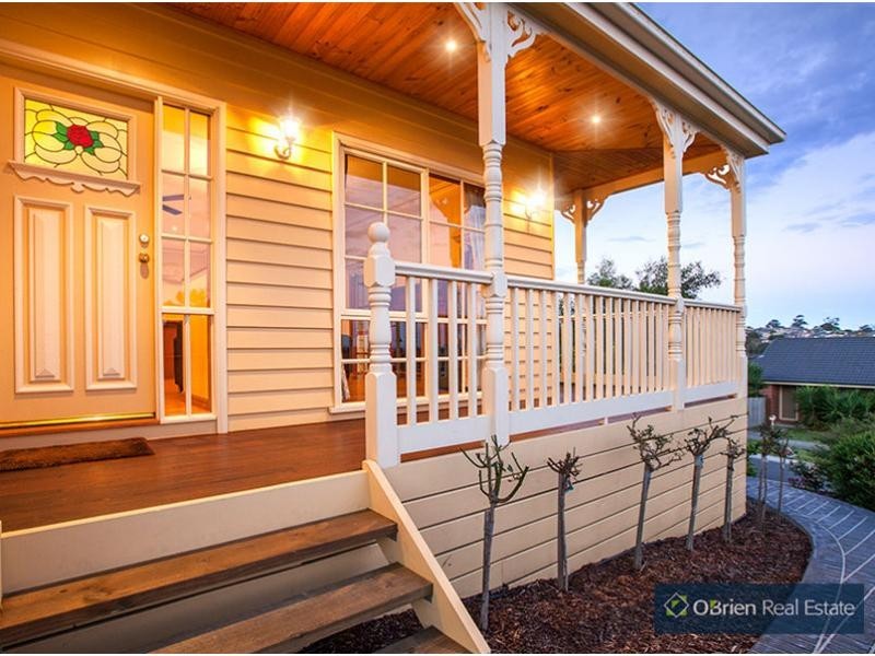 16 Ash Crescent, Pakenham VIC 3810