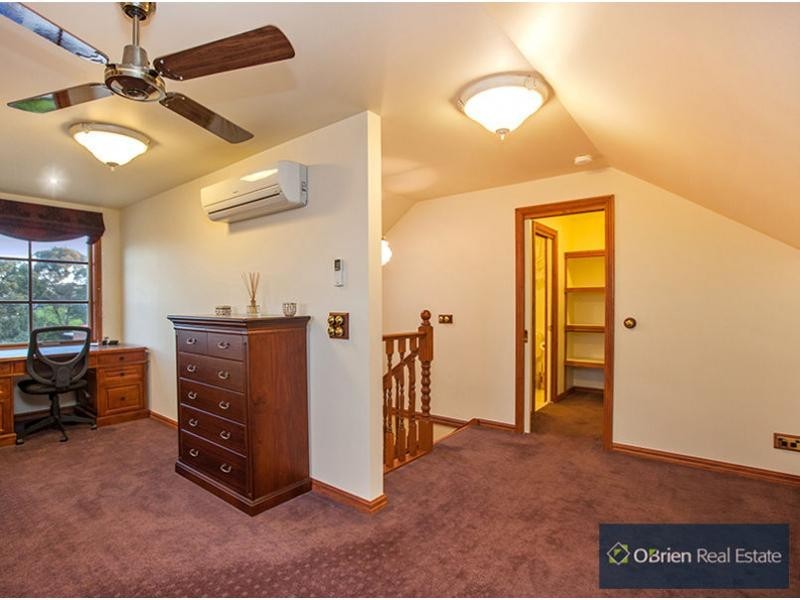 16 Ash Crescent, Pakenham VIC 3810