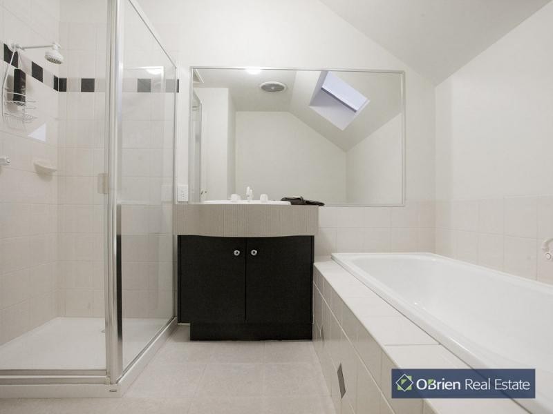 11 Lomandra Court, Narre Warren South VIC 3805