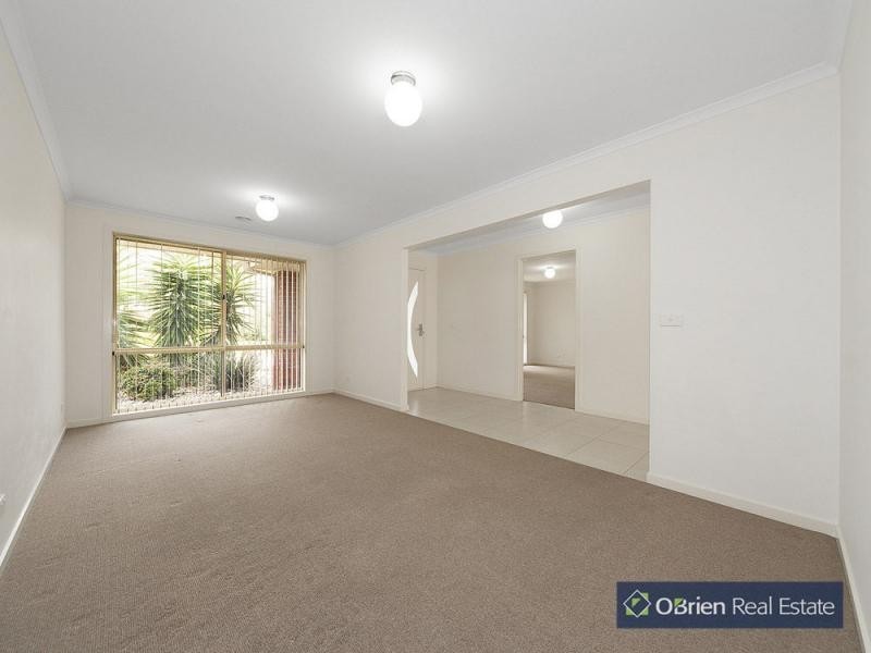 19 Central Road, Hampton Park VIC 3976