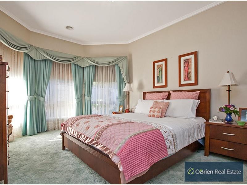 7 Stokes Green, Pakenham VIC 3810