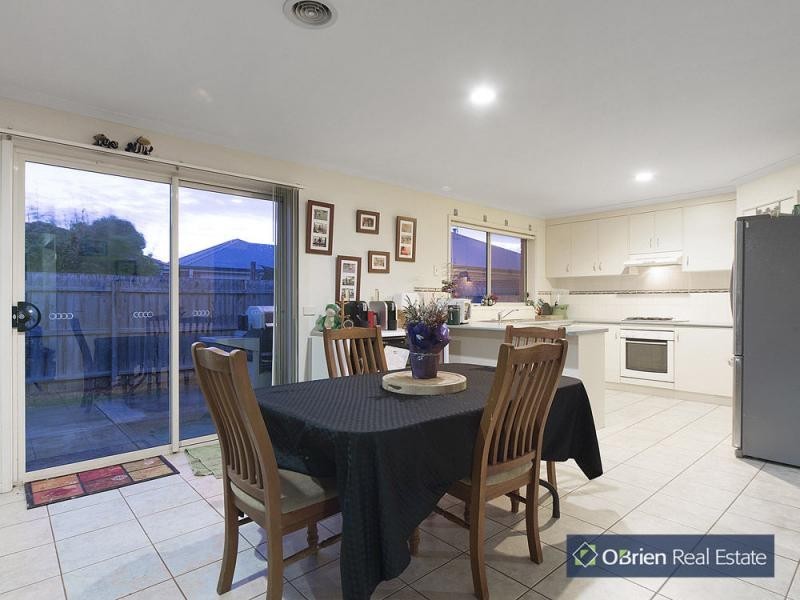 22 Breamlea Way, Cranbourne East VIC 3977