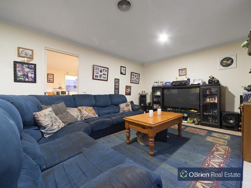 22 Breamlea Way, Cranbourne East VIC 3977