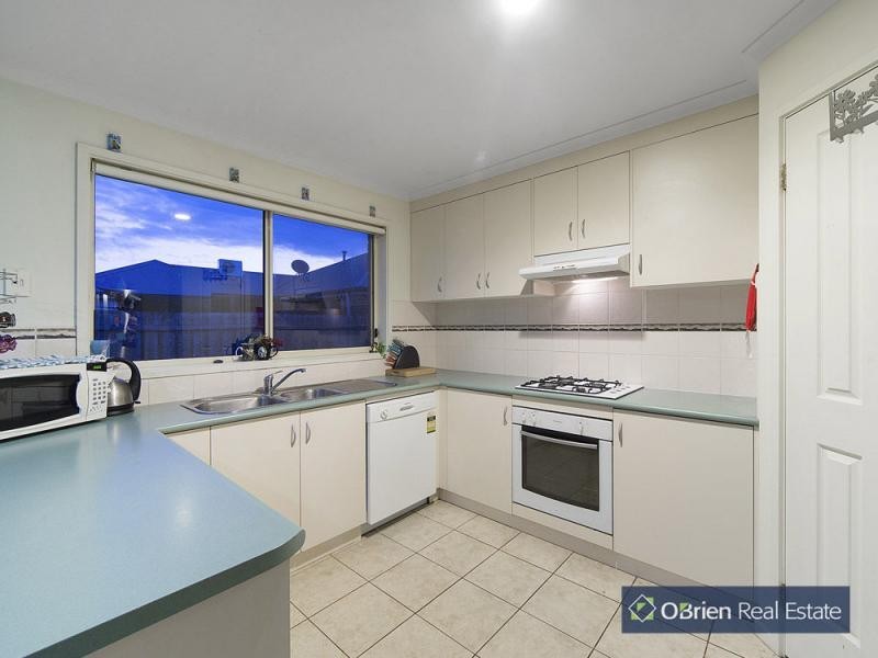 22 Breamlea Way, Cranbourne East VIC 3977
