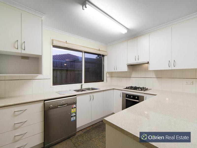 16 Eildon Road, Endeavour Hills VIC 3802