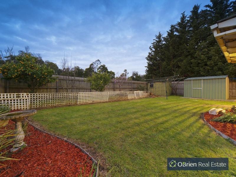 16 Eildon Road, Endeavour Hills VIC 3802