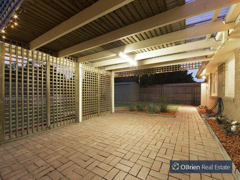 16 Eildon Road, Endeavour Hills VIC 3802