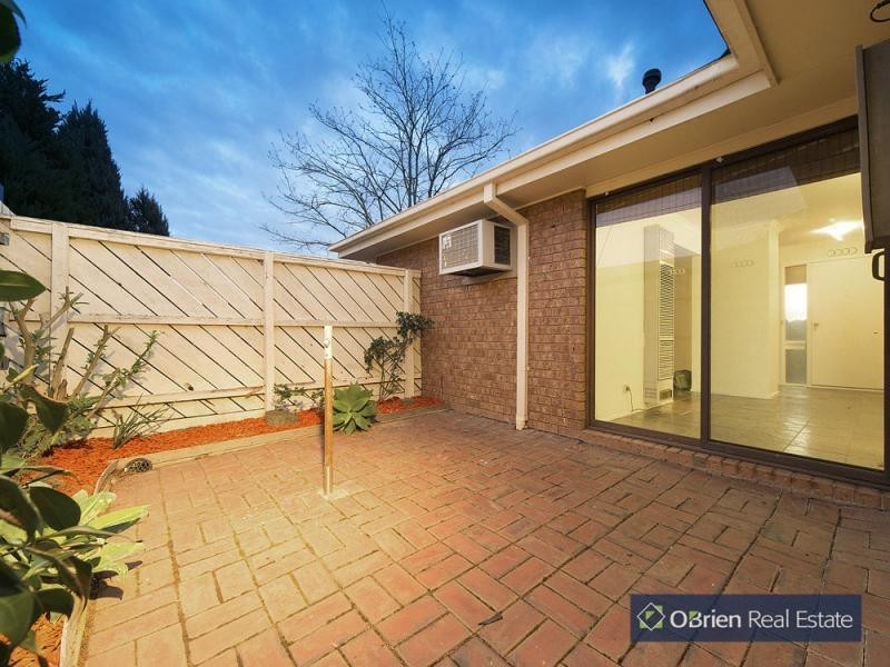 16 Eildon Road, Endeavour Hills VIC 3802