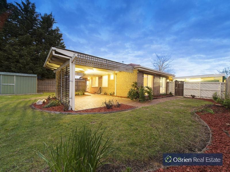 16 Eildon Road, Endeavour Hills VIC 3802