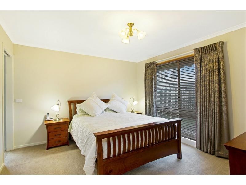 24 Yammerbook Way, Cranbourne East VIC 3977