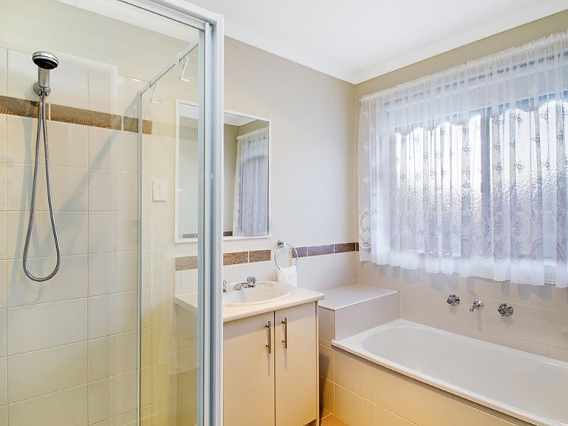 24 Yammerbook Way, Cranbourne East VIC 3977