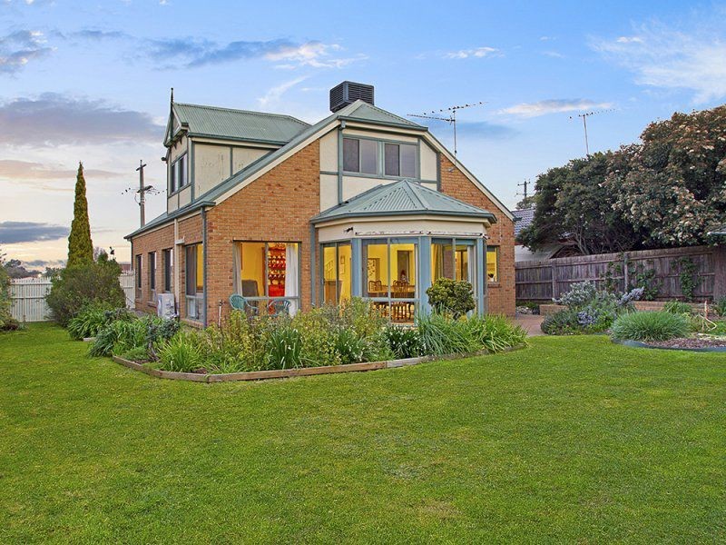 15 Broadhurst Road, Pakenham VIC 3810