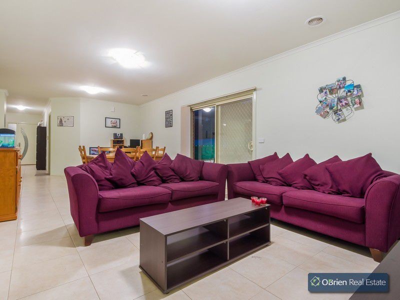 7 Griffith Mews, Pakenham VIC 3810