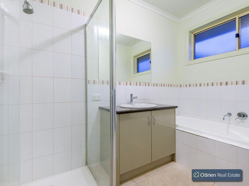 7 Griffith Mews, Pakenham VIC 3810