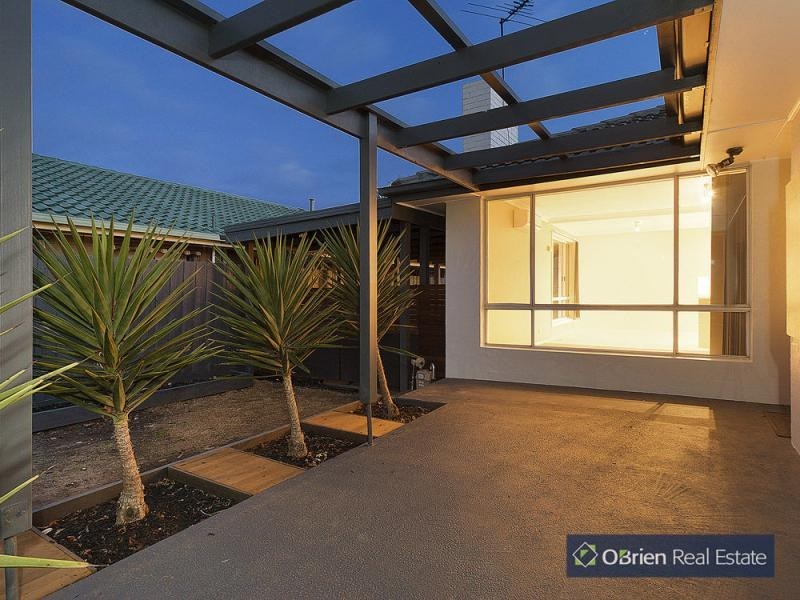 14 Campbell Parade, Cranbourne VIC 3977
