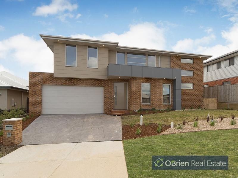 8 Clendon Drive, Officer VIC 3809