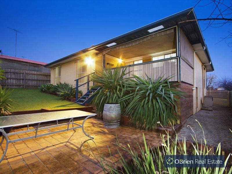 10 Lodge Crescent, Berwick VIC 3806