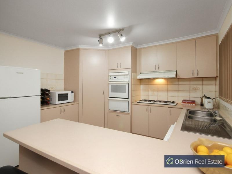 10 Lodge Crescent, Berwick VIC 3806