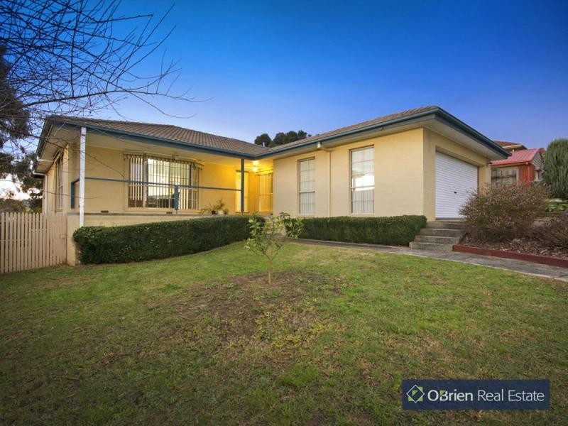 10 Lodge Crescent, Berwick VIC 3806