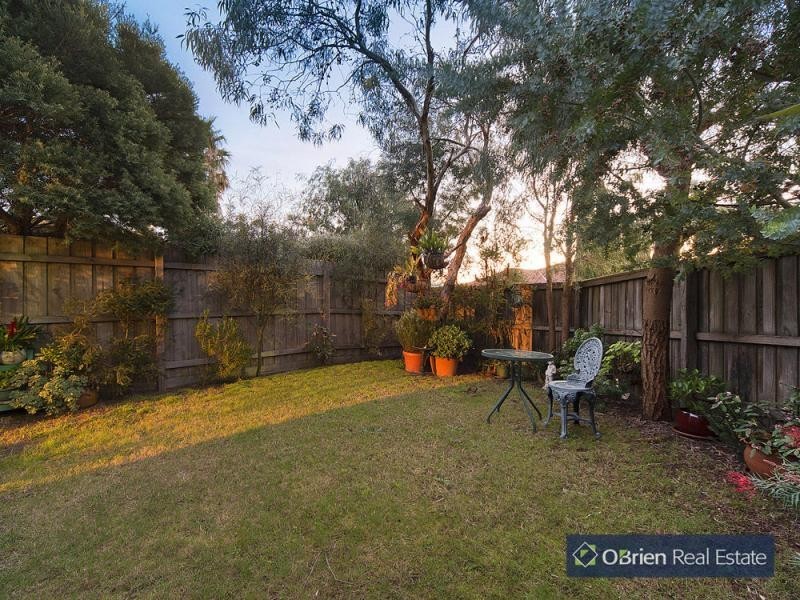 1/37 Ravensthorpe Crescent, Narre Warren VIC 3805