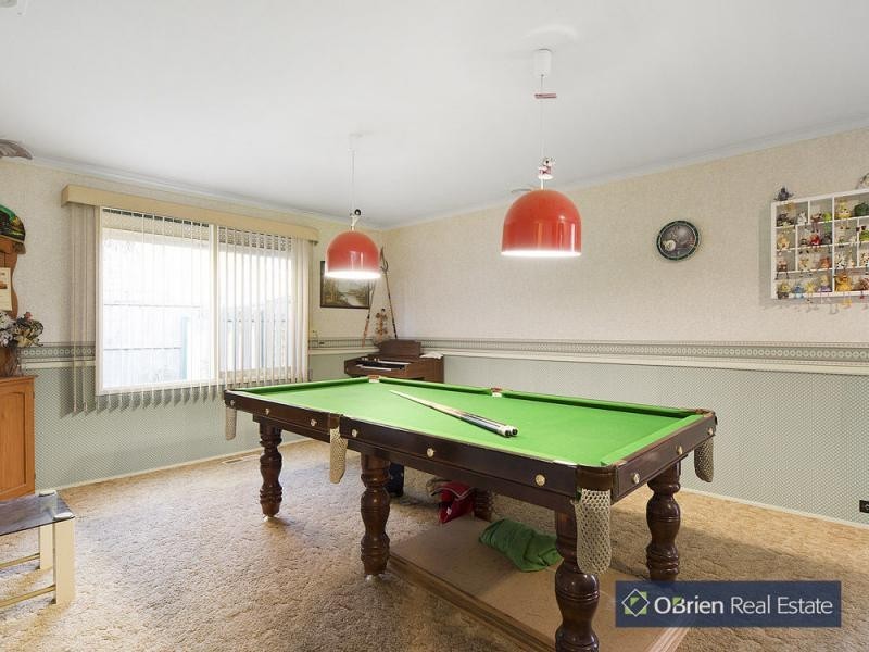 17 Primrose Hill Close, Endeavour Hills VIC 3802