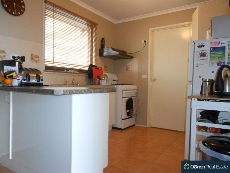 33 Girvan Circuit, Endeavour Hills VIC 3802