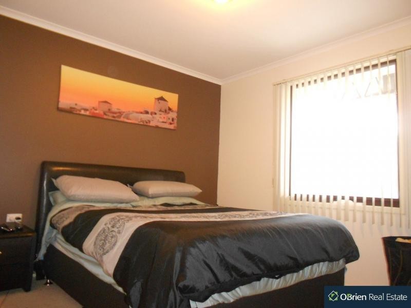 33 Girvan Circuit, Endeavour Hills VIC 3802