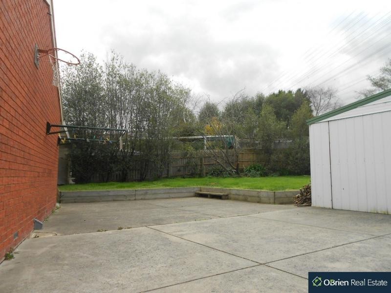 33 Girvan Circuit, Endeavour Hills VIC 3802