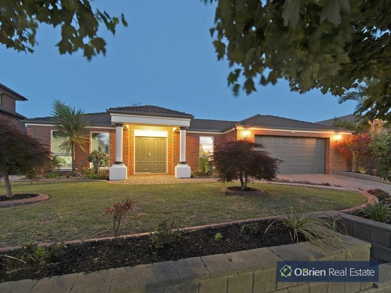 28 Sandalwood Drive, Narre Warren VIC 3805
