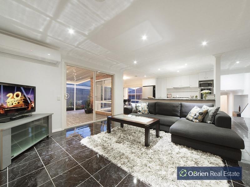 28 Sandalwood Drive, Narre Warren VIC 3805