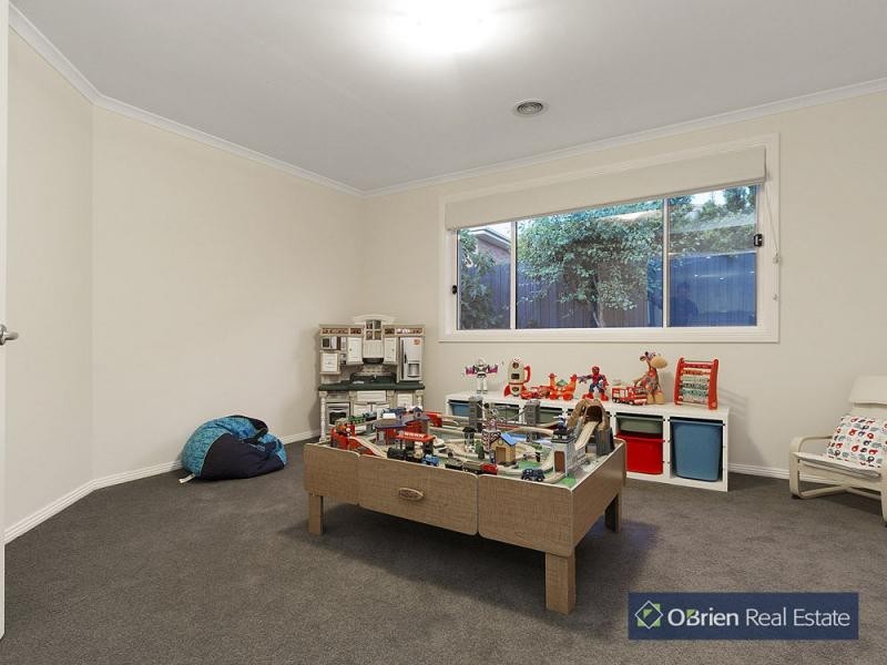 28 Sandalwood Drive, Narre Warren VIC 3805