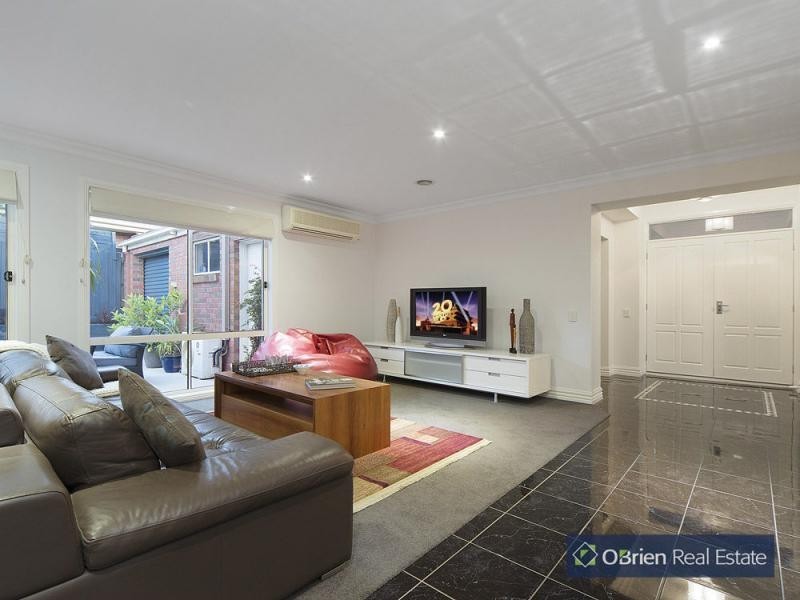 28 Sandalwood Drive, Narre Warren VIC 3805