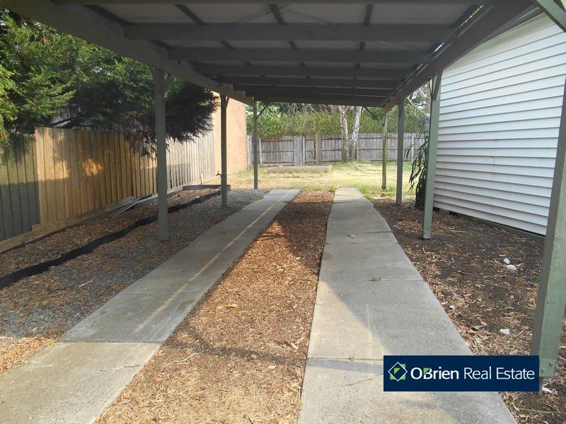 6 Canterbury Street, Cranbourne VIC 3977