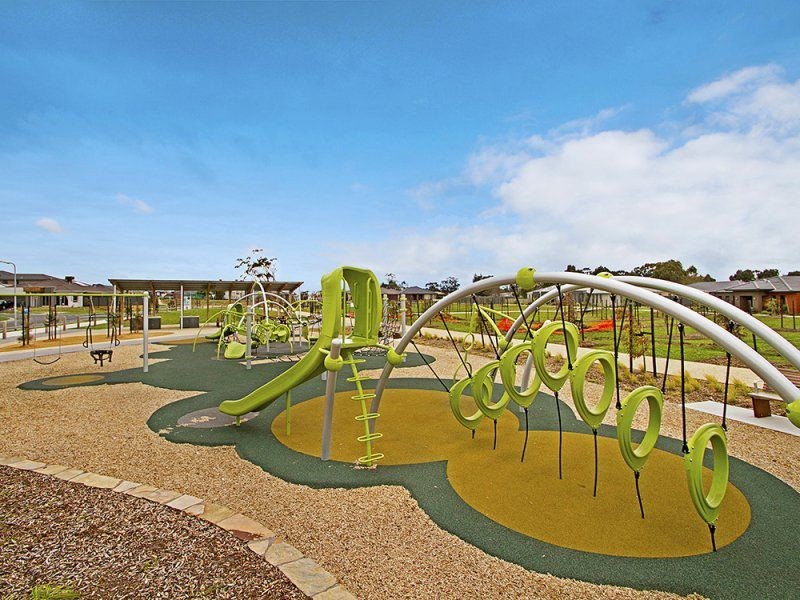 2 Ventasso Street, Clyde North VIC 3978