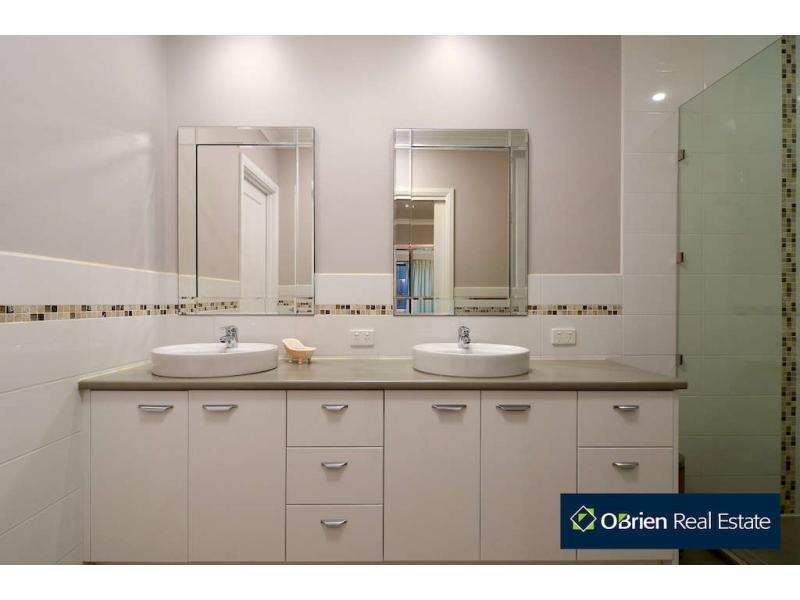 16 Royal Crescent, Beaconsfield VIC 3807