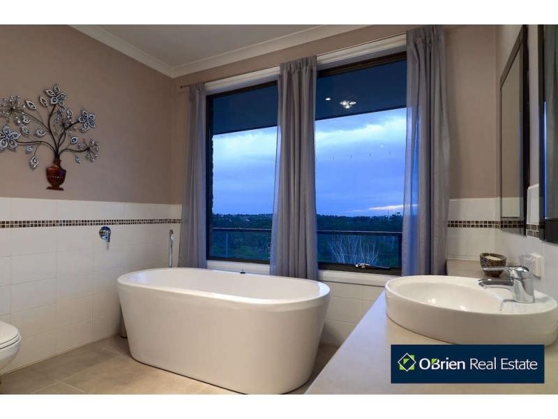 16 Royal Crescent, Beaconsfield VIC 3807