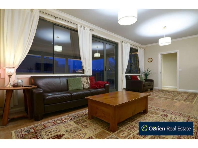 16 Royal Crescent, Beaconsfield VIC 3807