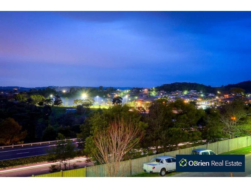 16 Royal Crescent, Beaconsfield VIC 3807