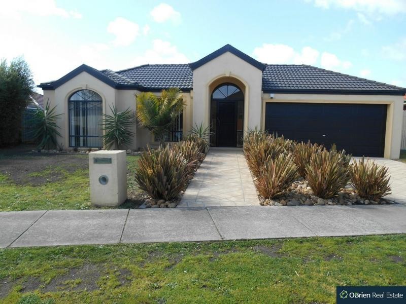 4 Beauford Avenue, Narre Warren South VIC 3805