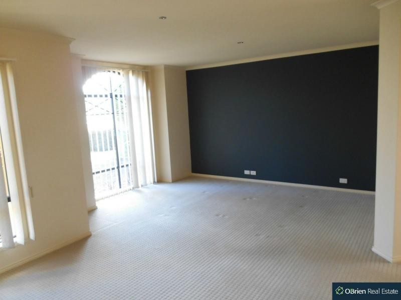 4 Beauford Avenue, Narre Warren South VIC 3805