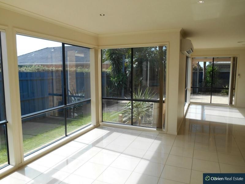 4 Beauford Avenue, Narre Warren South VIC 3805