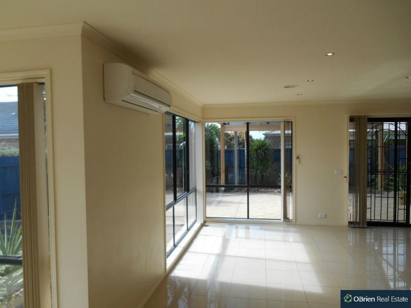 4 Beauford Avenue, Narre Warren South VIC 3805